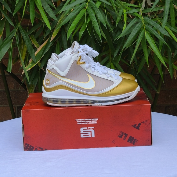 Nike LeBron 7 China Moon - Picture 4 of 6